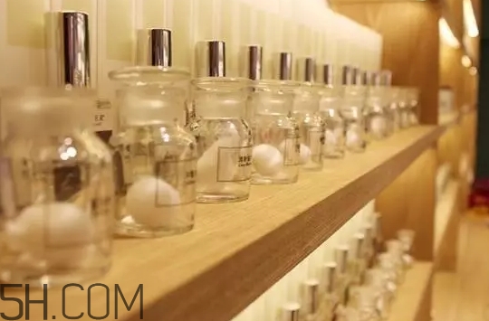 氣味圖書館香水留香時(shí)間是多久？長(zhǎng)嗎？