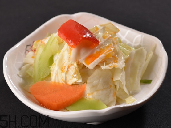 四川泡菜幾天能吃？四川泡菜每次加菜時加糖還是糖水