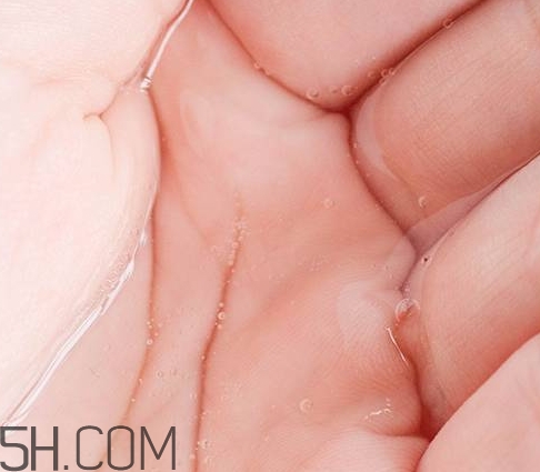 esthe dew爽膚水哪個顏色好？esthe dew化妝水不同顏色區(qū)別