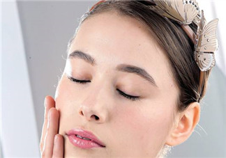 防曬霜是涂的越厚越好嗎？擦防曬霜之前要擦什么？