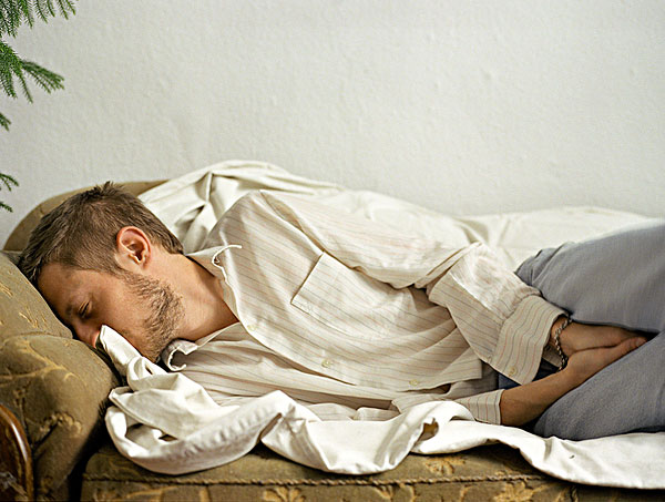 晚上睡覺(jué)手發(fā)麻是怎么回事 晚上睡覺(jué)手發(fā)麻是怎么回事