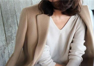 毛呢大衣皺了怎么辦？毛呢大衣愛沾毛怎么辦？