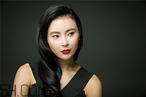 烤瓷牙和牙套的區(qū)別 烤瓷牙和牙冠的區(qū)別 烤瓷牙和牙套的區(qū)別 烤瓷牙和牙冠的區(qū)別