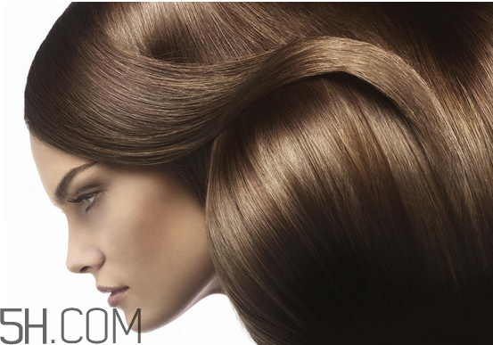 護(hù)發(fā)素一周用幾次合適？使用護(hù)發(fā)素的注意事項(xiàng)