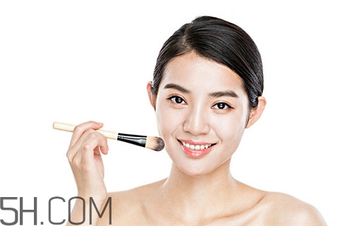 烤瓷牙為什么會(huì)出臭味？烤瓷牙為什么那么貴？