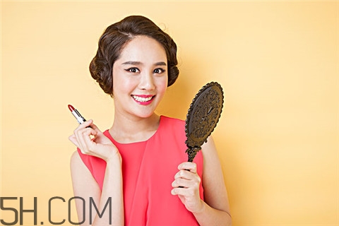 烤瓷牙為什么會(huì)出臭味？烤瓷牙為什么那么貴？