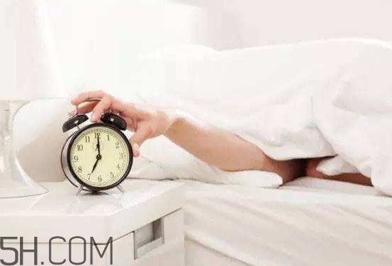 睡眠不足會(huì)有什么影響？長(zhǎng)期睡眠不足是指多少時(shí)間以上