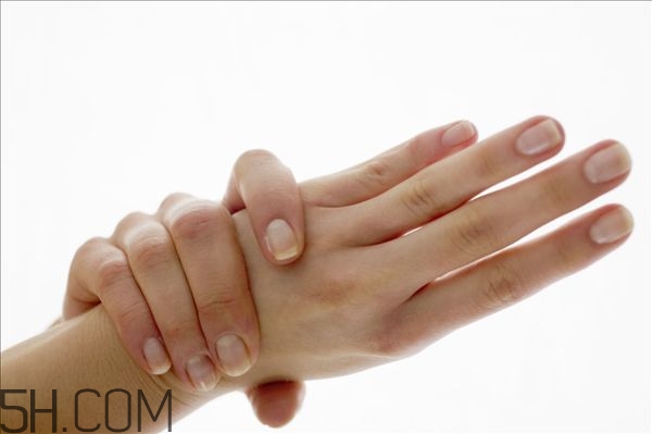 面霜可以當(dāng)護手霜用嗎 護手霜和面霜的區(qū)別