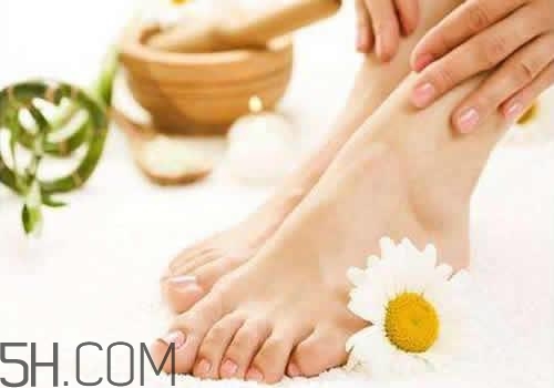 用護(hù)手霜可以擦腳嗎 護(hù)手霜可以抹腳嗎 用護(hù)手霜可以擦腳嗎 護(hù)手霜可以抹腳嗎