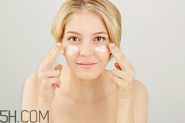 護手霜可以當(dāng)身體乳嗎 身體乳能當(dāng)護手霜用嗎