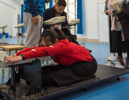 坐位體前屈滿分多少？坐位體前屈摸不到腳怎么辦