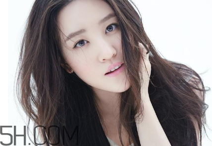 油性發(fā)質(zhì)用護(hù)發(fā)素需注意什么？用護(hù)發(fā)素后再用發(fā)膜會(huì)怎樣？