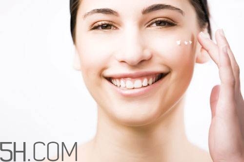 蘭蔻妝前乳含硅嗎？蘭蔻妝前乳多少錢(qián)？