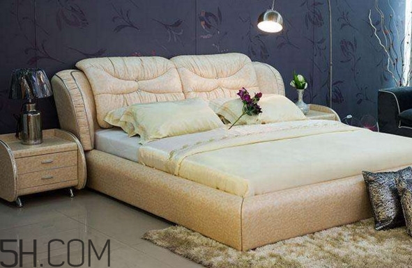 睡覺是硬床好還是軟床好？睡什么床最好？