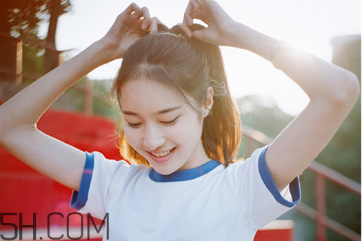 洗發(fā)水過敏的癥狀是什么？頭發(fā)毛躁怎么變得柔順光滑？