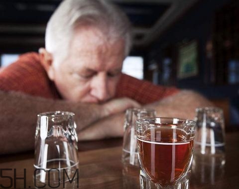 酒精肝可以性生活嗎？酒精肝影響性功能嗎？