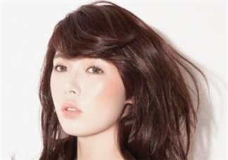 發(fā)膜和彈力素有什么區(qū)別？發(fā)膜和護發(fā)素要同時用嗎？