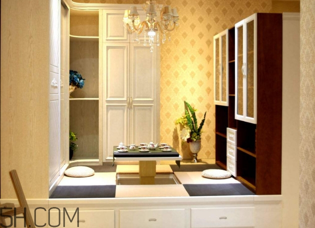 榻榻米床和普通床有什么區(qū)別？榻榻米床缺點(diǎn)是什么