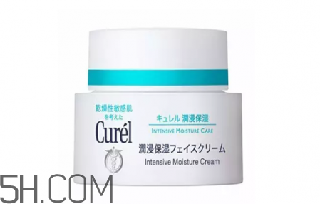 皮膚干燥用什么護(hù)膚品比較好 皮膚干燥用什么護(hù)膚品比較好