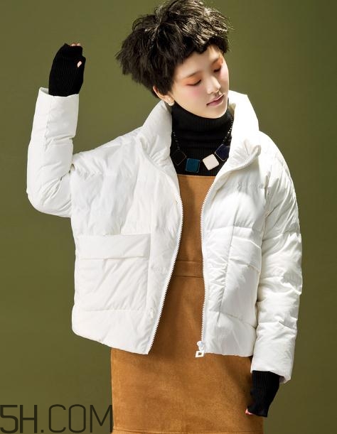 白色羽絨服發(fā)黃怎么洗白？白色羽絨服染色怎么能去掉？