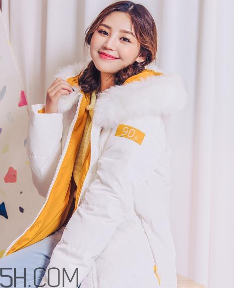 白色羽絨服發(fā)黃怎么洗白？白色羽絨服染色怎么能去掉？