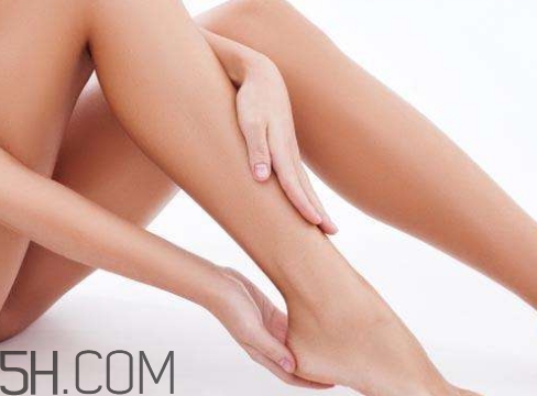 小腿癢用手抓了后有紅點(diǎn)是怎么回事_怎么辦 小腿癢用手抓了后有紅點(diǎn)是怎么回事_怎么辦