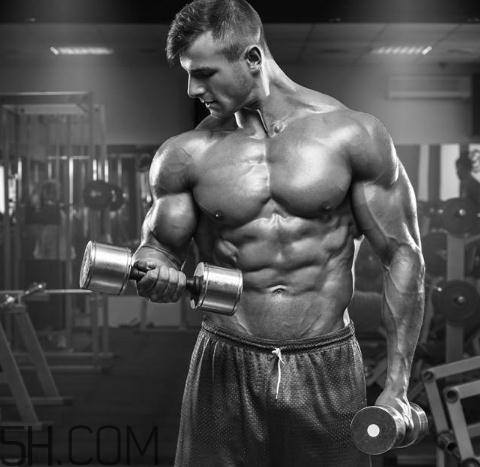 啞鈴彎舉可以天天練嗎？啞鈴彎舉手腕疼是什么原因？