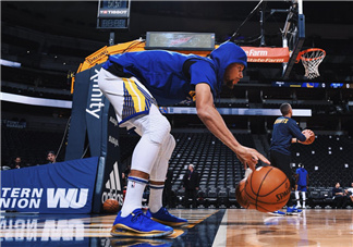 under armour curry 4 low勇士隊藍金配色會發(fā)售嗎？