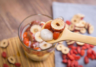 桂圓紅棗茶能豐胸嗎？桂圓紅棗茶上火嗎