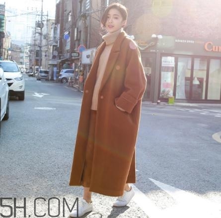 駝色內(nèi)搭配什么外套？駝色內(nèi)搭怎么搭配外套？