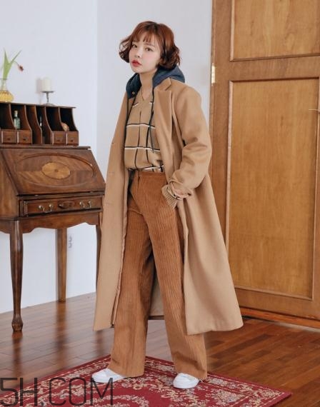 駝色內(nèi)搭配什么外套？駝色內(nèi)搭怎么搭配外套？