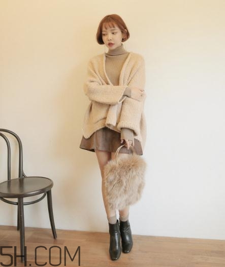 駝色內(nèi)搭配什么外套？駝色內(nèi)搭怎么搭配外套？