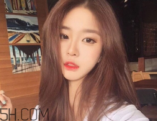 染發(fā)劑什么牌子最好？怎么延后補(bǔ)染頭發(fā)？