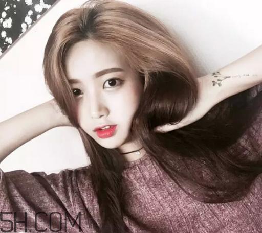 染發(fā)劑什么牌子最好？怎么延后補(bǔ)染頭發(fā)？