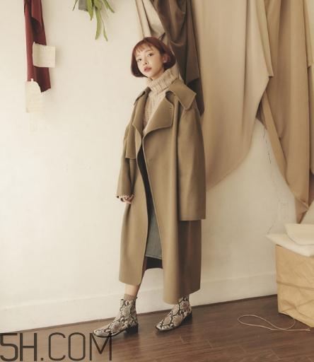 駝色大衣里面搭配什么？駝色大衣內(nèi)搭什么顏色好看？