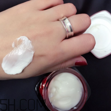 歐萊雅復(fù)顏抗皺緊致晚霜多少錢_專柜價(jià)格