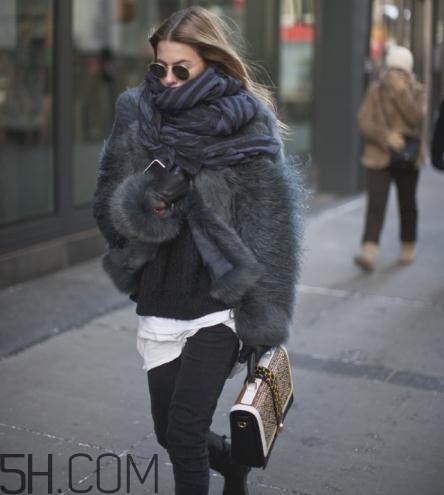 皮草是輕的好還是重的好？皮草怎么選購？