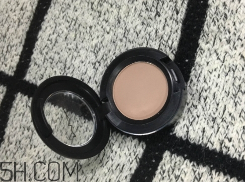 眼影可以用手指涂嗎？哪種眼影適合用手指涂