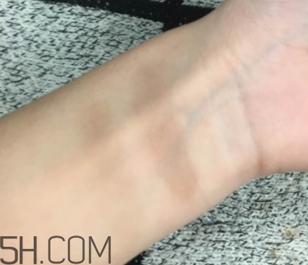 眼影可以用手指涂嗎？哪種眼影適合用手指涂