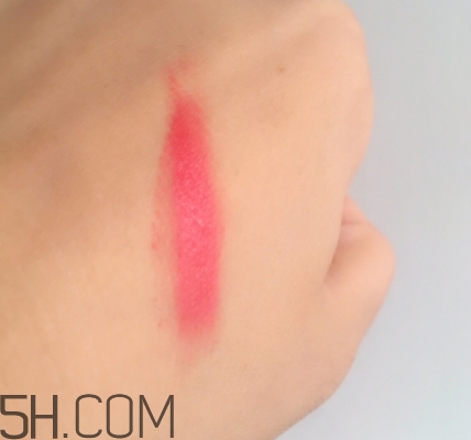 阿瑪尼紅管唇釉516適合黃皮嗎？阿瑪尼紅管516好看嗎？