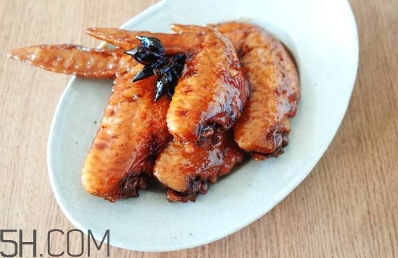 可樂雞翅需要用水焯多長時間？可樂雞翅是用翅中嗎