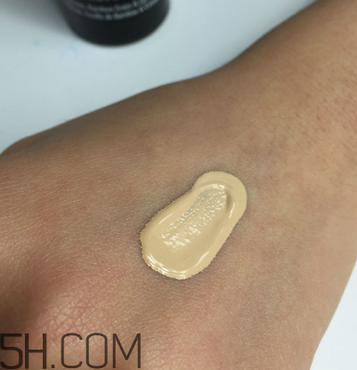 芭比波朗重蟲草粉底液色號 bobbi brown蟲草粉底液評測 芭比波朗重蟲草粉底液色號 bobbi brown蟲草粉底液評測