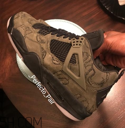 kaws與air jordan 4聯(lián)名橄欖綠版本實(shí)物什么樣？