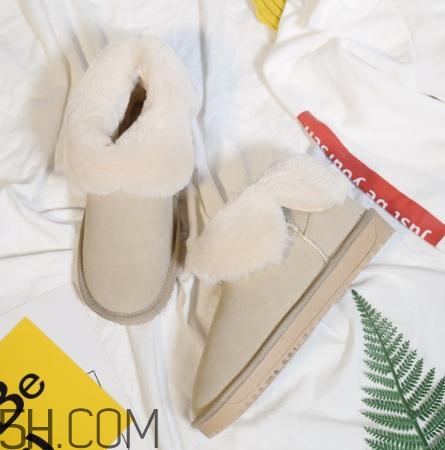 雪地靴買(mǎi)什么顏色好看？雪地靴什么顏色百搭？