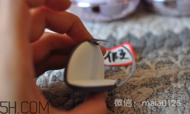 hera氣墊bb霜真假怎么辨別_赫妍氣墊bb霜真假對(duì)比圖 hera氣墊bb霜真假怎么辨別_赫妍氣墊bb霜真假對(duì)比圖