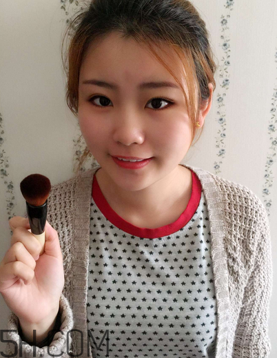 芭比波朗重蟲草粉底液色號 bobbi brown蟲草粉底液評測 芭比波朗重蟲草粉底液色號 bobbi brown蟲草粉底液評測