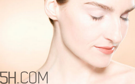 bobbi brown明星產(chǎn)品有哪些？bobbi brown膠囊氣墊好用嗎？