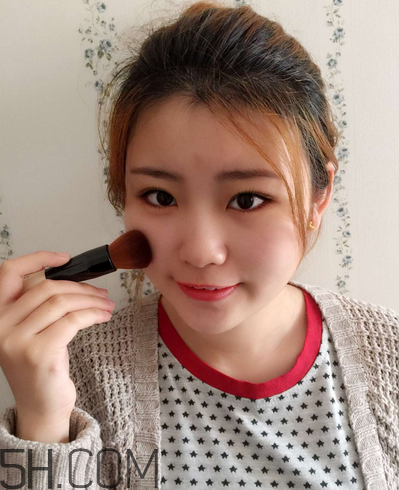 芭比波朗重蟲草粉底液色號 bobbi brown蟲草粉底液評測 芭比波朗重蟲草粉底液色號 bobbi brown蟲草粉底液評測