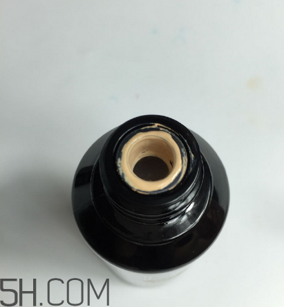 芭比波朗重蟲草粉底液色號 bobbi brown蟲草粉底液評測 芭比波朗重蟲草粉底液色號 bobbi brown蟲草粉底液評測