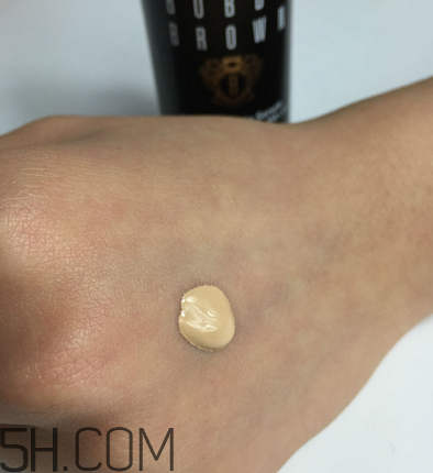 芭比波朗重蟲草粉底液色號 bobbi brown蟲草粉底液評測 芭比波朗重蟲草粉底液色號 bobbi brown蟲草粉底液評測